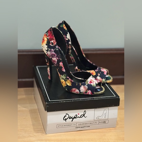 Brand new never worn size 6.5 - Picture 2 of 2